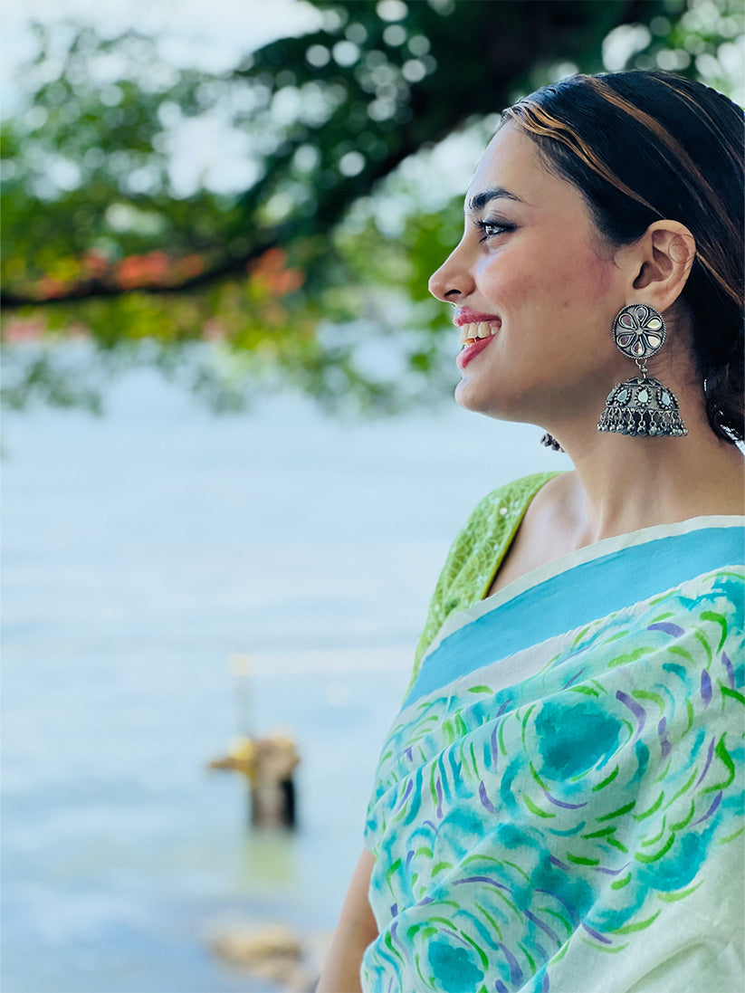 Bleeding flower 1 - Handpainted Saree